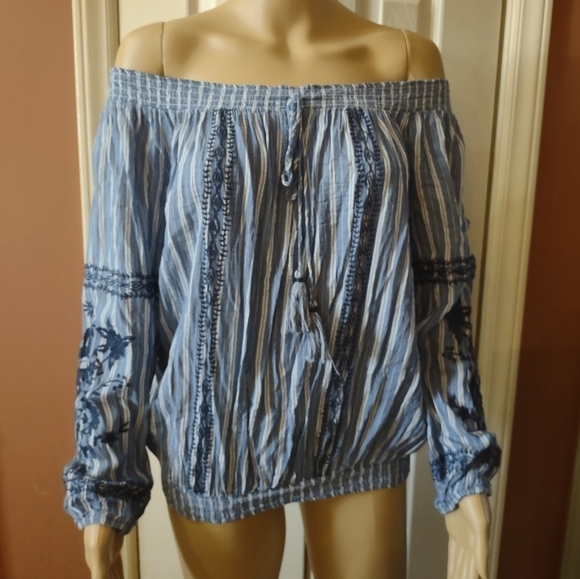 Xhilaration woman's size medium long sleeve blouse shirt top - Picture 2 of 7